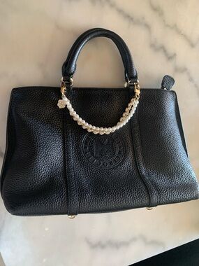 MetroCity Black Leather Tote Handbag